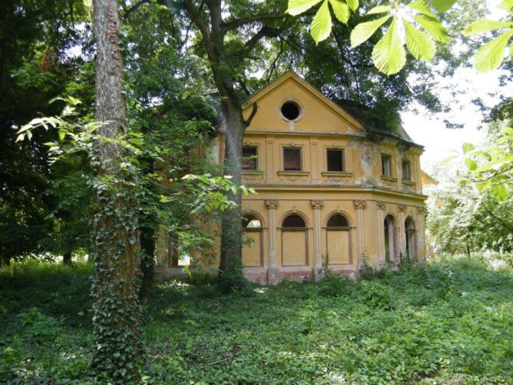 Castelul Banloc Banat 3
