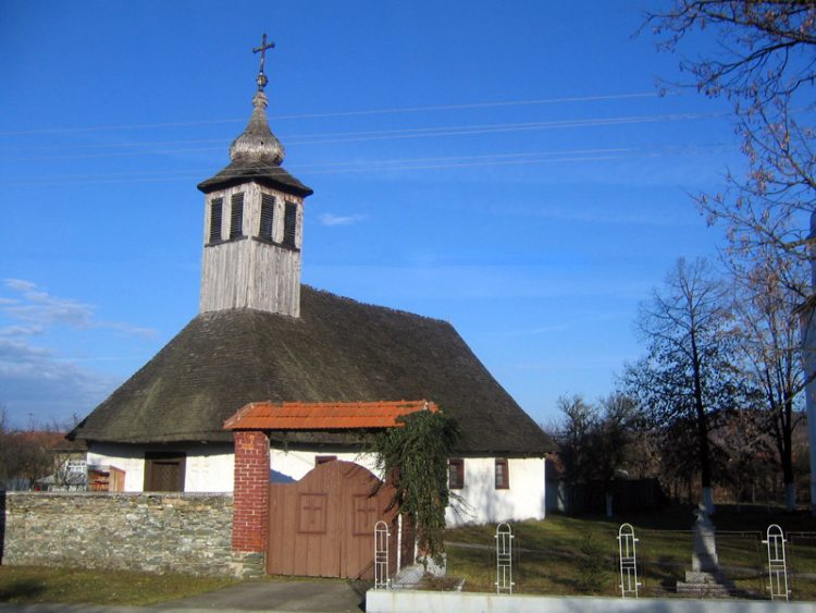 biserica_de_lemn_curtea