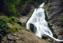 Cascada Vălul Miresei – de la legendă la fotografii de poveste GALERIE FOTO
