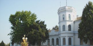 Istoria celei mai celebre clădiri de la granița de vest a României – Castelul Nako din Sânnicolau Mare