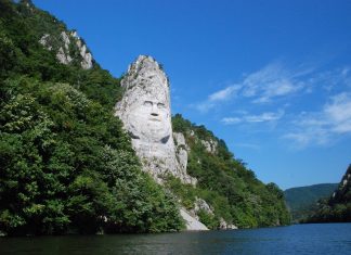 O statuie din vestul ţării, pe lista celor mai spectaculoase din lume, alături de Statuia Libertăţii. Este unică în Europa