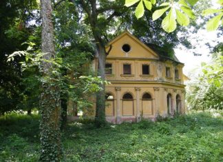 Castelul Karátsonyi – minunăția arhitecturală a Banlocului