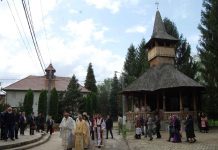 Mănăstirea Izvorul lui Miron – locul plin de nuferi în care apa nu îngheață niciodată