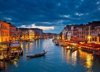 Veneția – orașul în care marea dă întâlnire arhitecturii