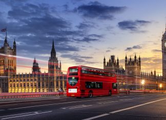 Cetățenii UE care merg în Regatul Unit vor avea nevoie de o autorizaţie de călătorie obligatorie începând cu 2 aprilie